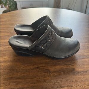 Women's Black Leather Clogs | Clarks | 8 | Marion Coreen